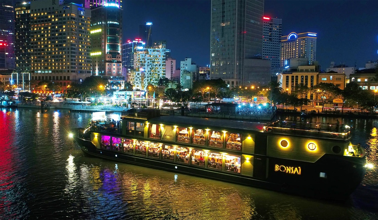 saigon-river-by-night