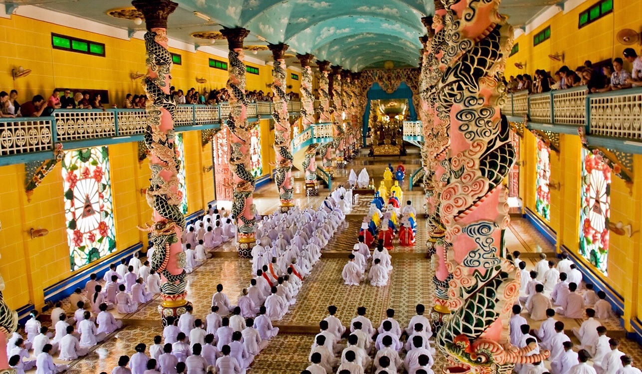 Combined-CuChi-Tunnels-and-CaoDai-Temple